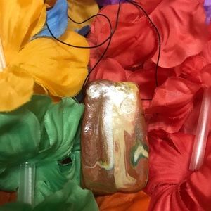 Exclusive Artsy Handmade Design